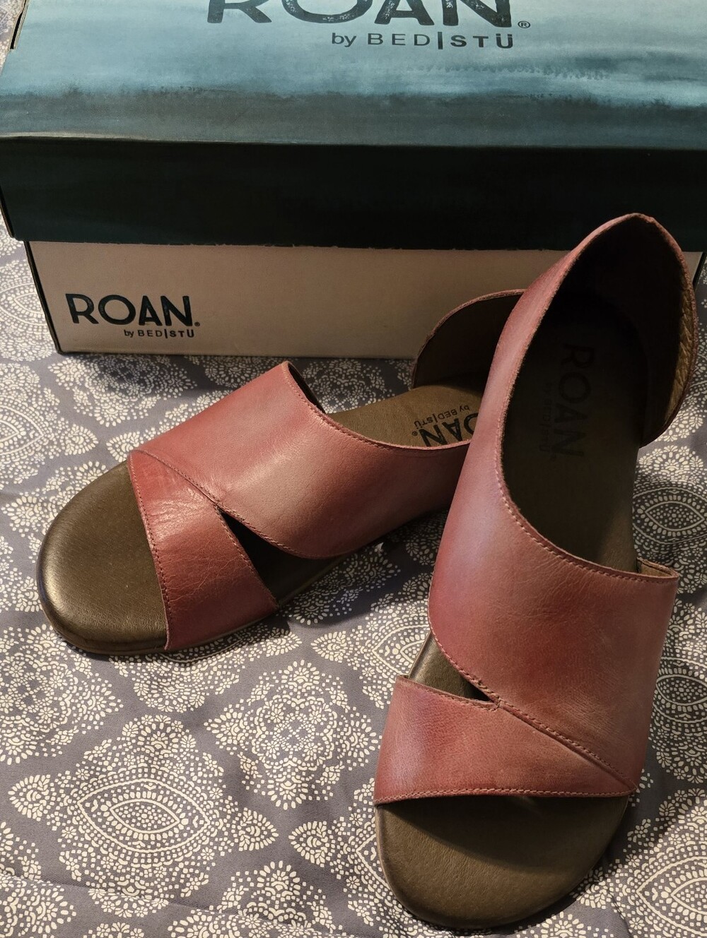 Roan Leather Women's Irie Slide Sandals in Fresco Pop (Mauve)  New Size 8